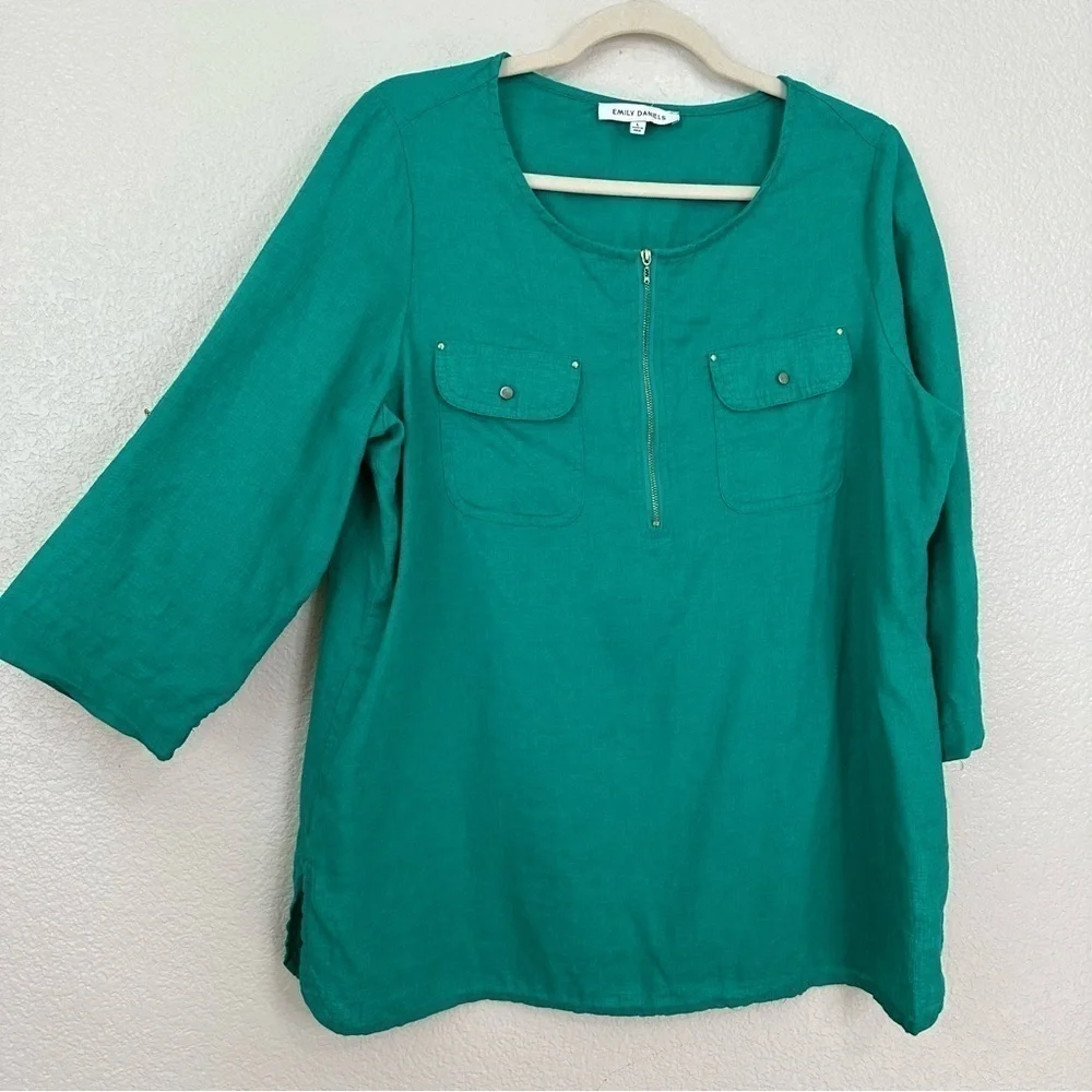 Emily Daniels size large